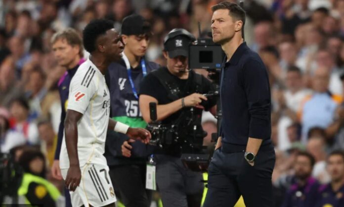 Xabi Alonso no considera intocable a Vinicius Xabi Alonso no considera a Vinicius un intocable