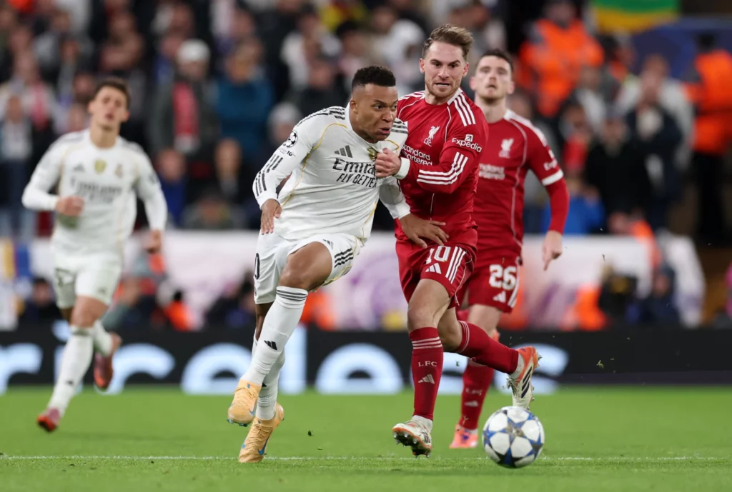 - Qedine Mac Allister robó el protagonismo goleador de la noche a Mbappé.