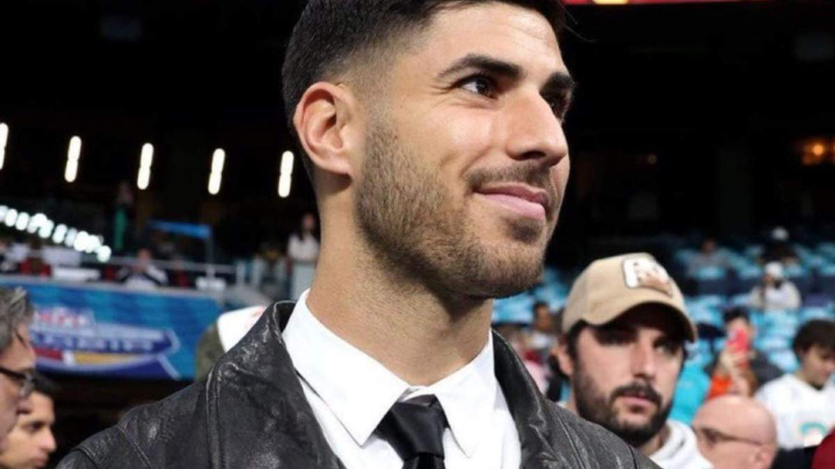 Asensio en el Bernabéu viendo el partido de la NFL Asensio en el Bernabéu viendo el partido de la NFL