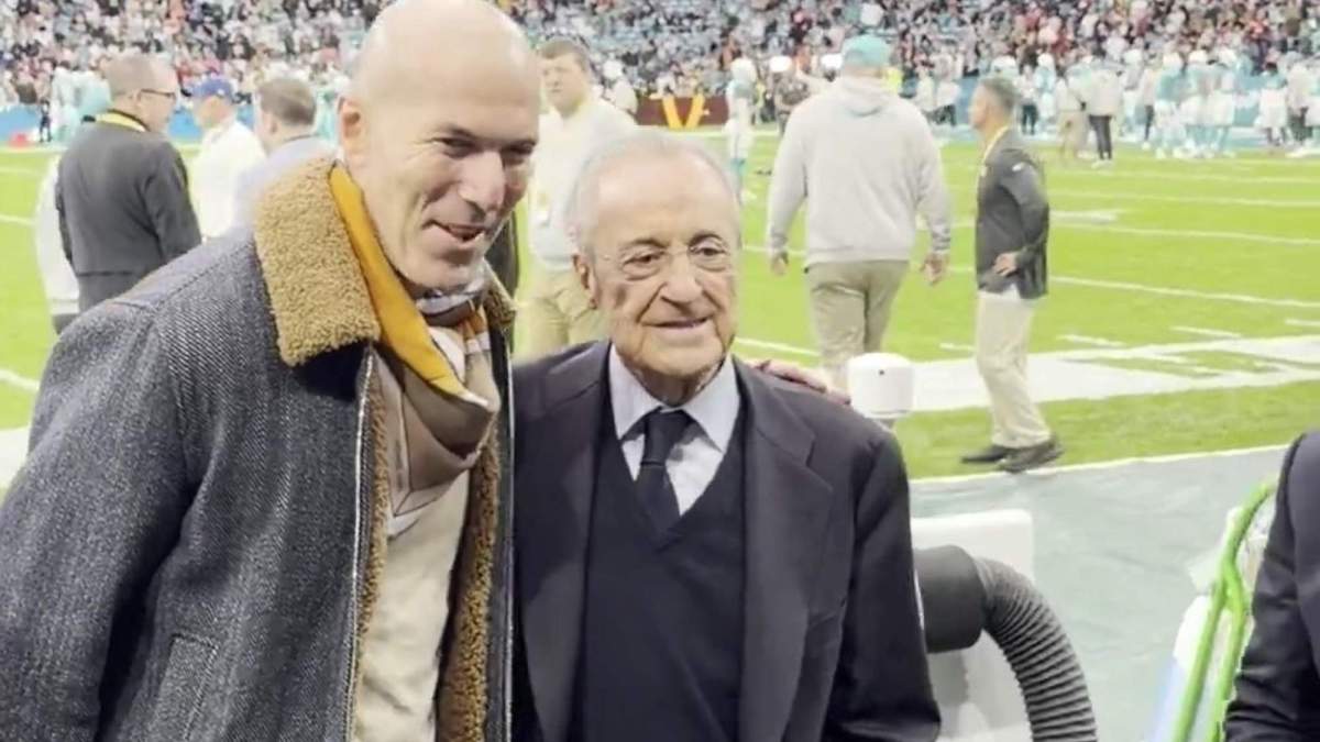 Zinedine Zidane y Florentino Pérez, fotografiados esta tarde en el Bernabéu antes del partido de la NFL.