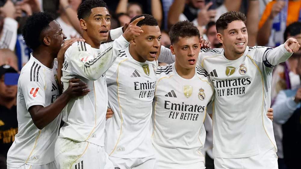 Algunos futbolistas del Real Madrid, celebrando un gol durante un partido de Liga de la presente temporada. Algunos futbolistas del Real Madrid, celebrando un gol durante un partido de Liga de la presente temporada.