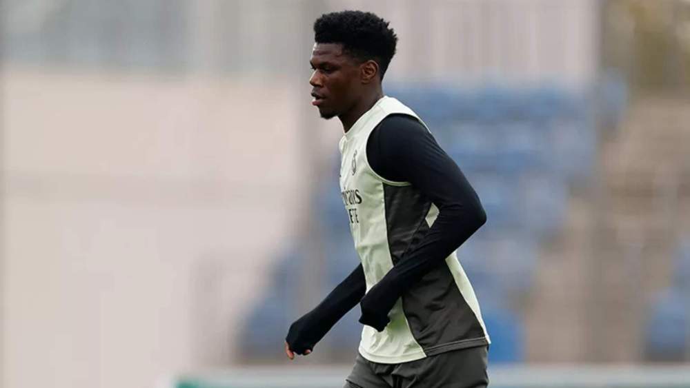 Aurelién Tchouameni se ha estrenado esta mañana de manera individual sobre el césped de la Ciudad Deportiva de Valdebebas.