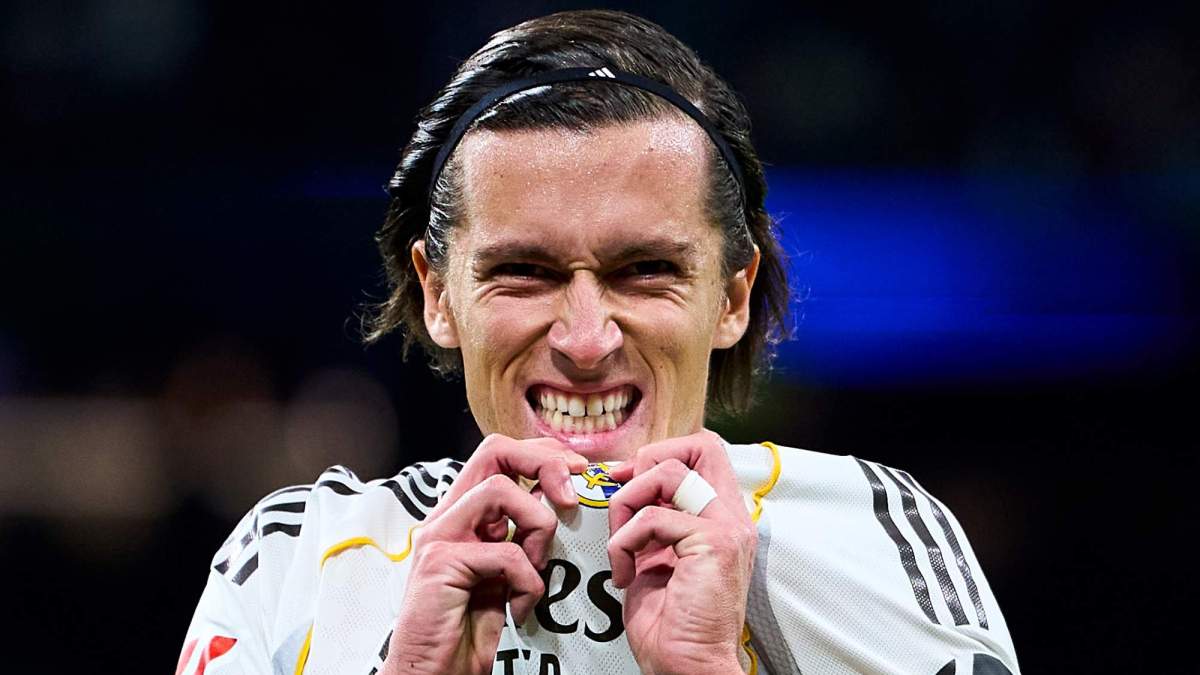 Álvaro Carreras celebrando su primer gol Álvaro Carreras celebrando su primer gol