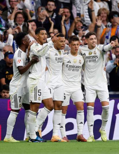 Jugadores del Real Madrid celebrando un gol.