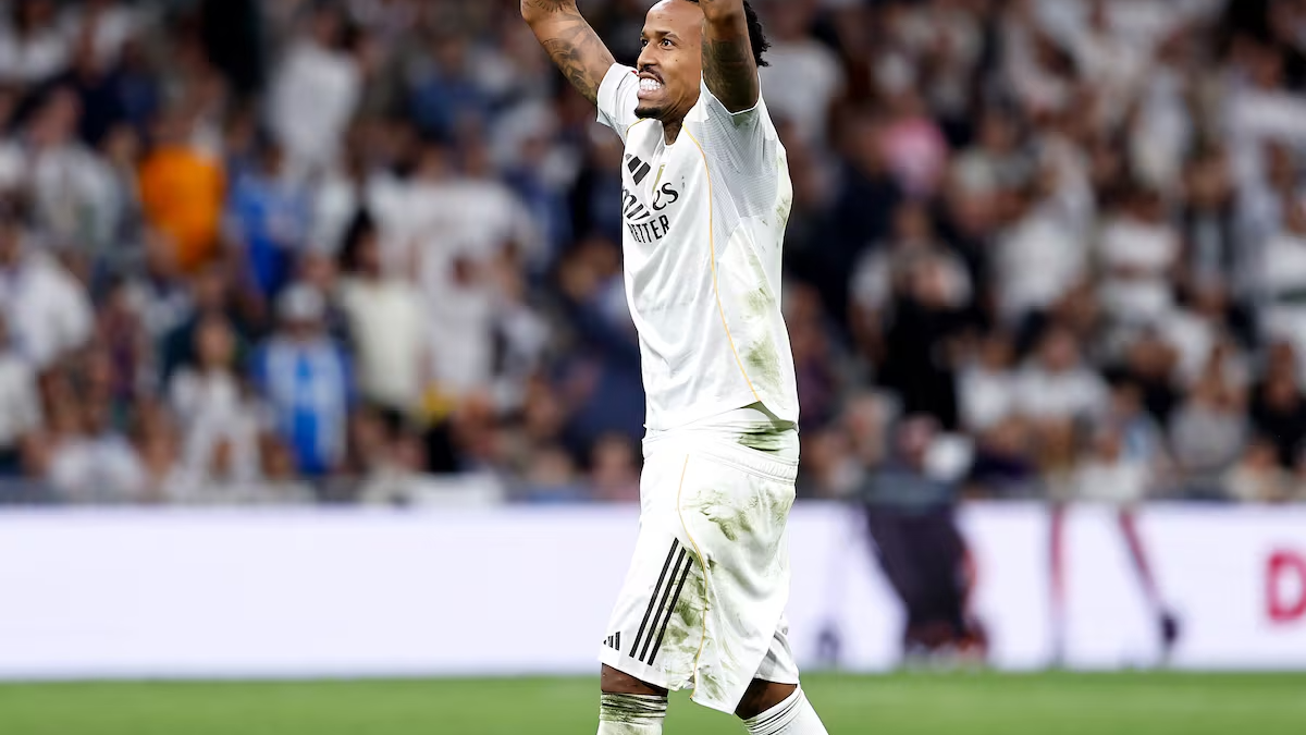 Eder Militao jugando un partido con el Real Madrid en el Santiago Bernabéu. Eder Militao jugando un partido con el Real Madrid en el Santiago Bernabéu.