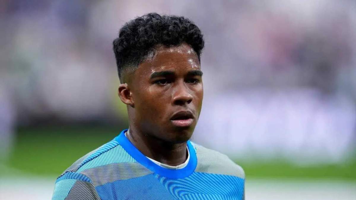 Endrick calentando antes de un partido Endrick calentando antes de un partido