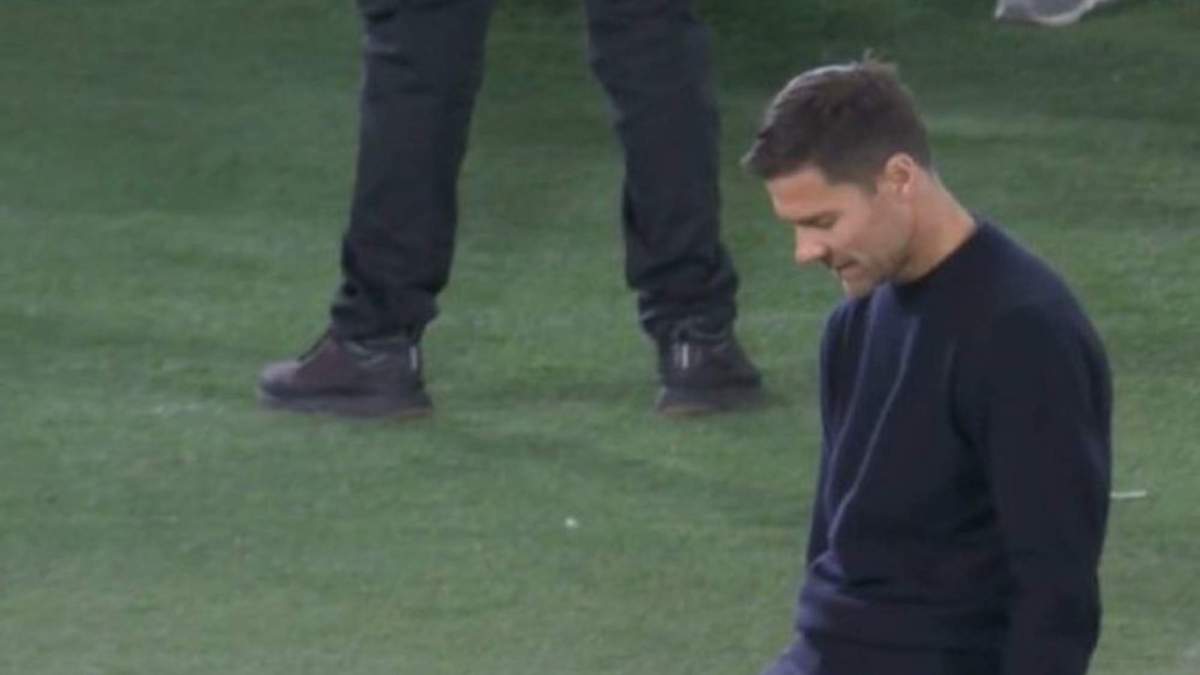 Xabi Alonso lamentándose de una acción durante el Elche Real Madrid Xabi Alonso lamentándose de una acción durante el Elche Real Madrid