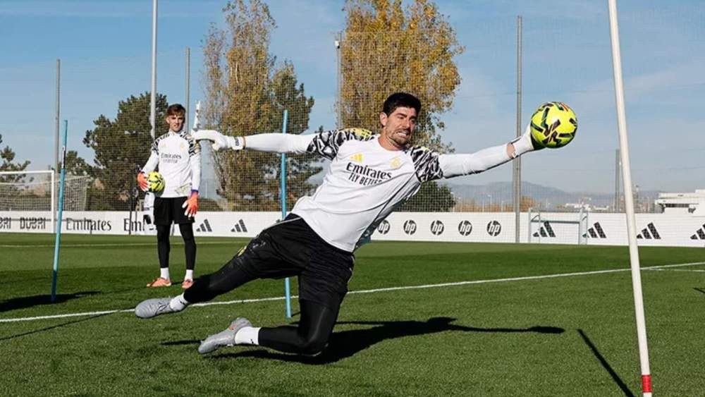 Thibaut Courtois ha entrenado este viernes con el grupo después de que no jugara en Champions con el Olympiacos.