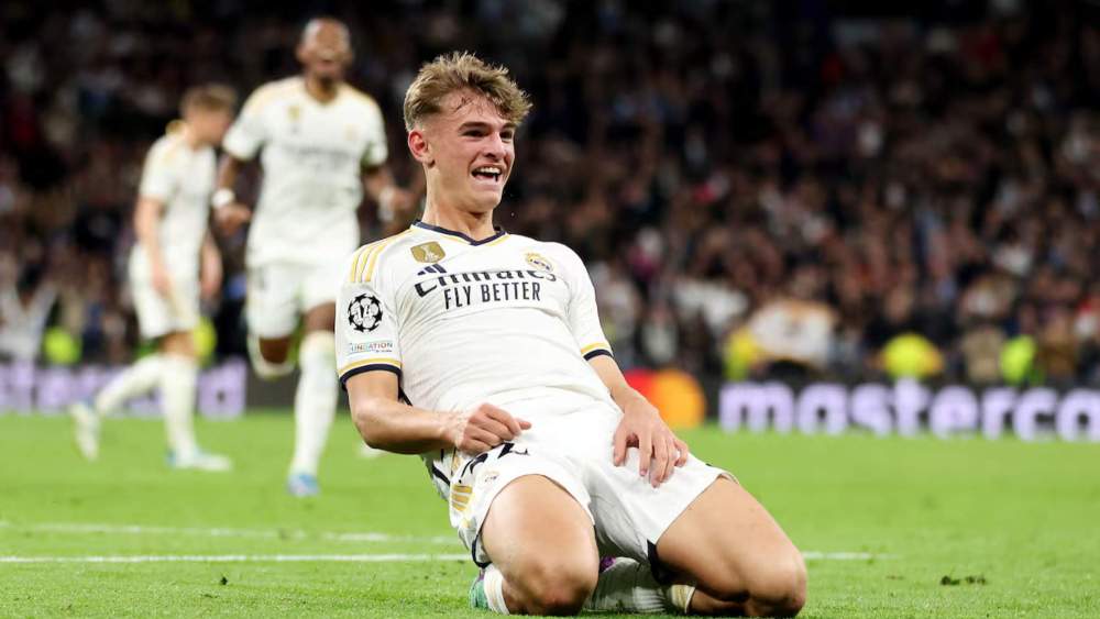 Nico Paz, celebrando un gol del Real Madrid en el Santiago Bernabéu. Nico Paz, celebrando un gol del Real Madrid en el Santiago Bernabéu.