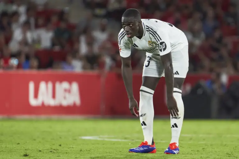  Ferland Mendy no encuentra hueco en el Real Madrid

