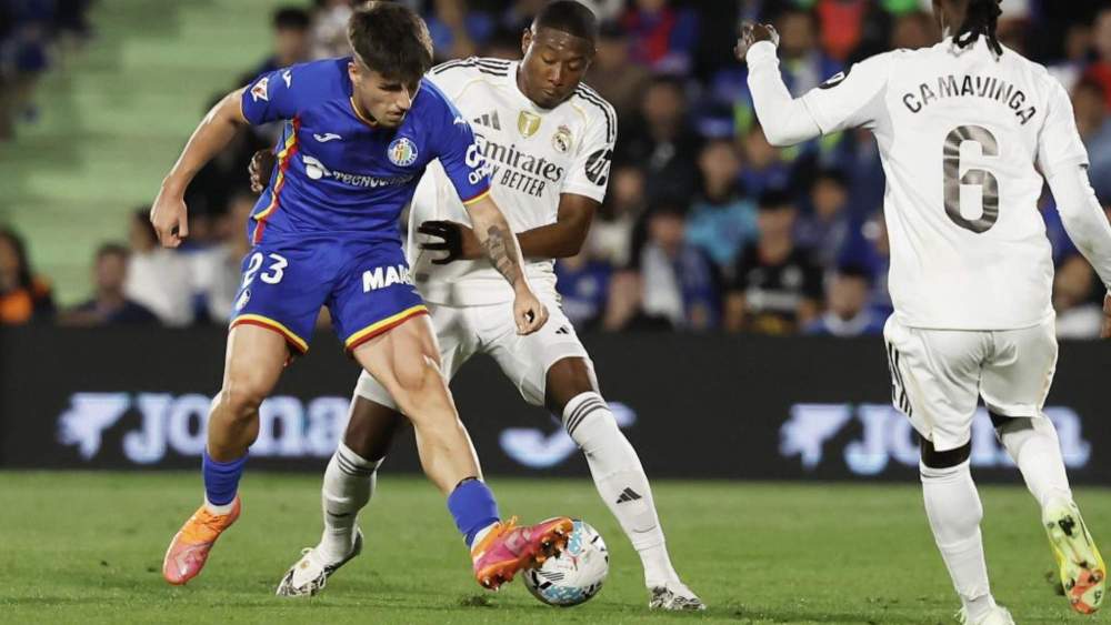 David Alaba está más fuera que dentro del Real Madrid en estos momentos.