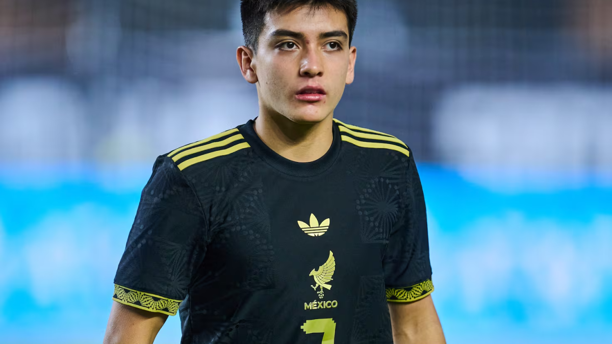 Gilberto Mora jugando un partido. Gilberto Mora jugando un partido.