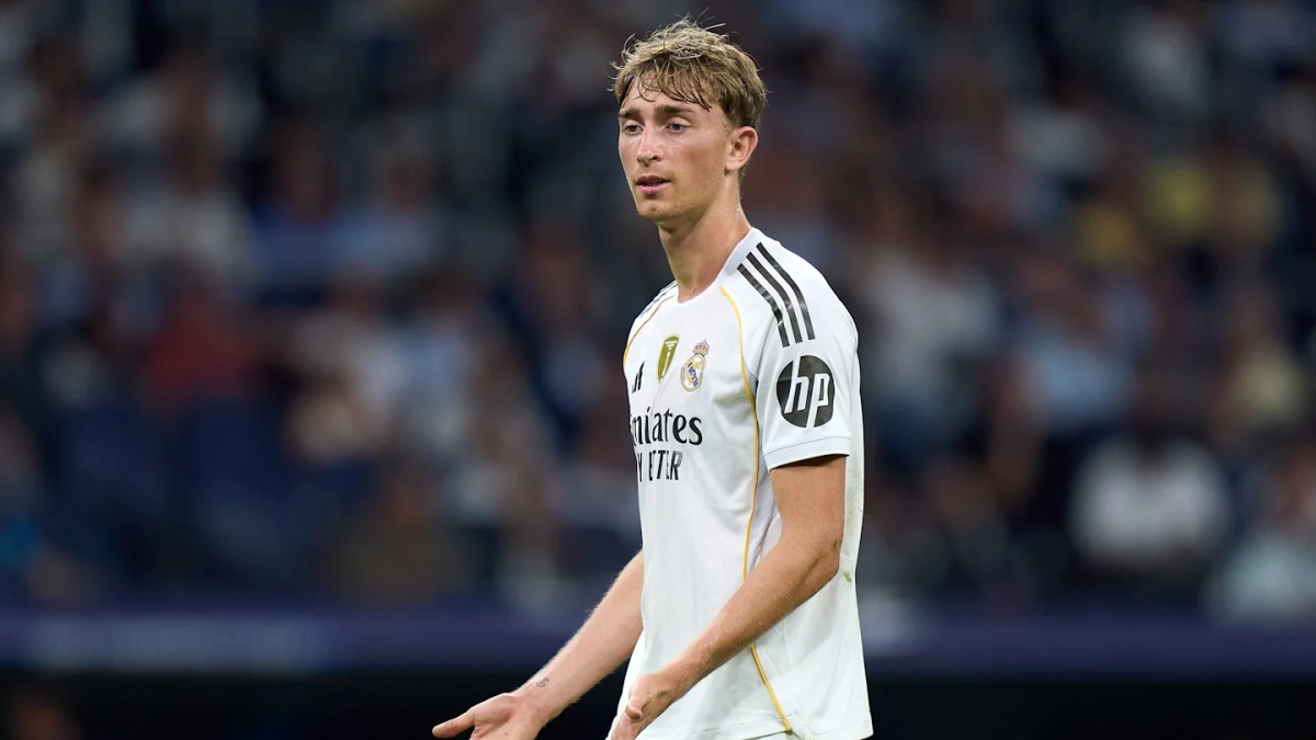 Dean Huijsen jugando un partido con el Real Madrid. Dean Huijsen jugando un partido con el Real Madrid.
