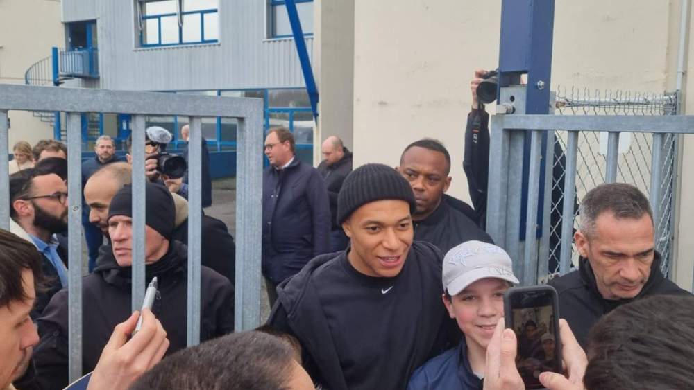 Kylian Mbappé, en una visita que realizó a Francia para asistir a un partido del Caen durante la temporada pasada. Kylian Mbappé, en una visita que realizó a Francia para asistir a un partido del Caen durante la temporada pasada.
