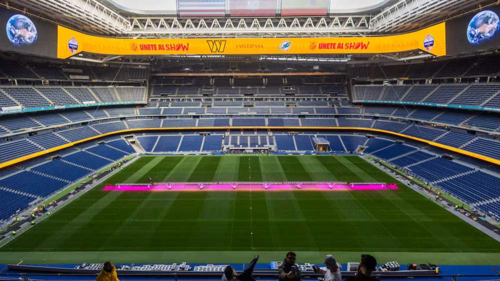 El estadio Santiago Bernabéu se prepara para albertar este fin de semana un partido de la NFL.
