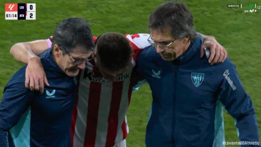 Robert Navarro se lesionó este sábado contra el Levante y será una importante baja para el Athletic Club en su enfrentamiento con el Real Madrid. Robert Navarro se lesionó este sábado contra el Levante y será una importante baja para el Athletic Club en su enfrentamiento con el Real Madrid.