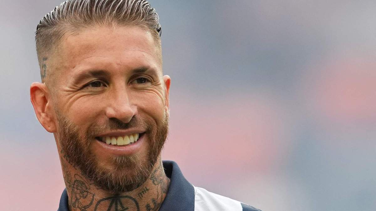Sergio Ramos jugando un partido con Rayados.