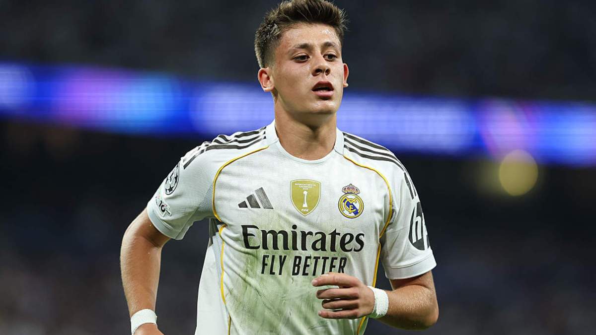 Arda Guler jugando un partido con el Real Madrid. Arda Guler jugando un partido con el Real Madrid.