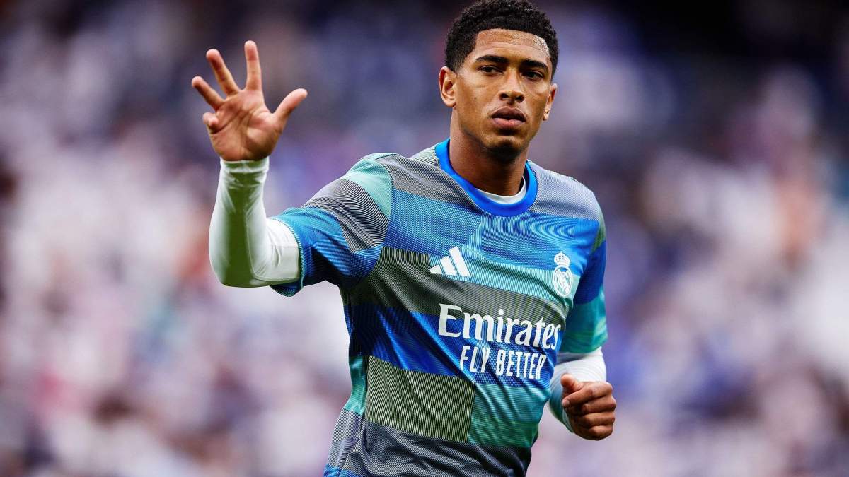 Jude Bellingham durante el calentamiento con el Real Madrid.