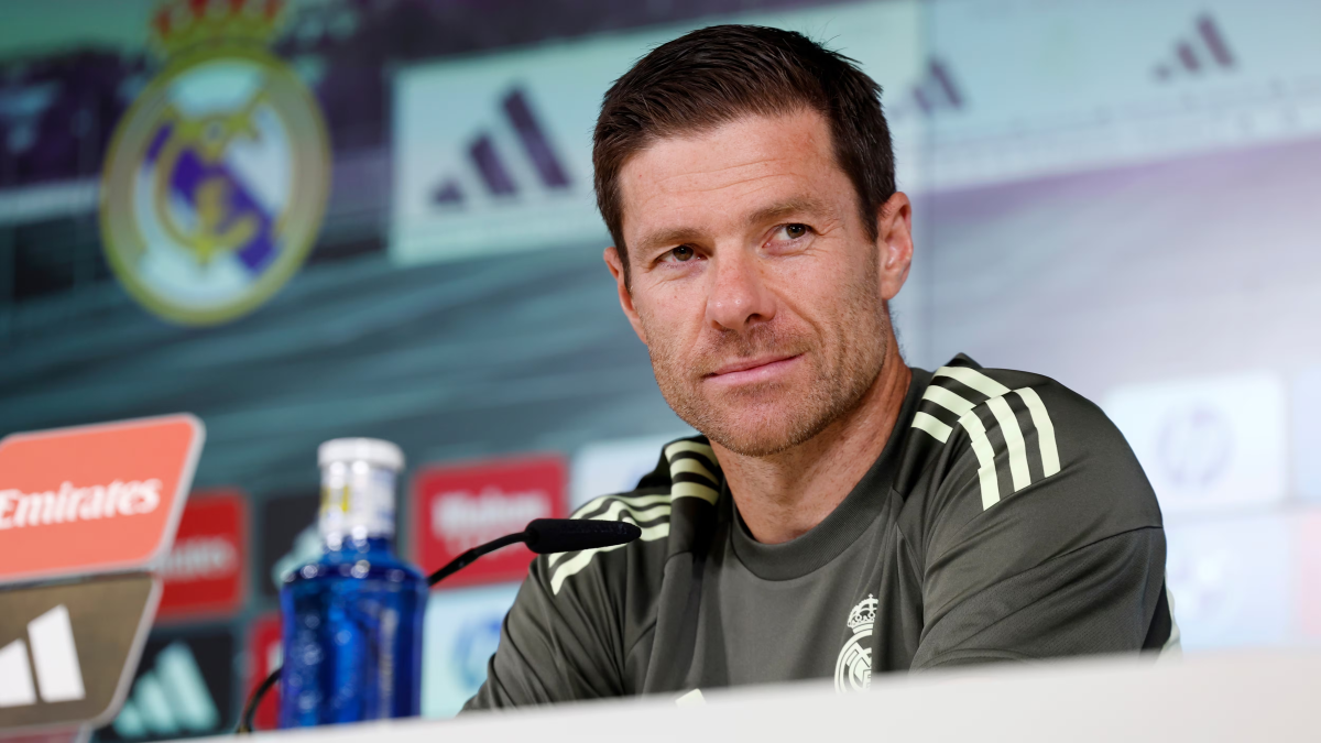 Xabi Alonso durante un entrenamiento con el Real Madrid.