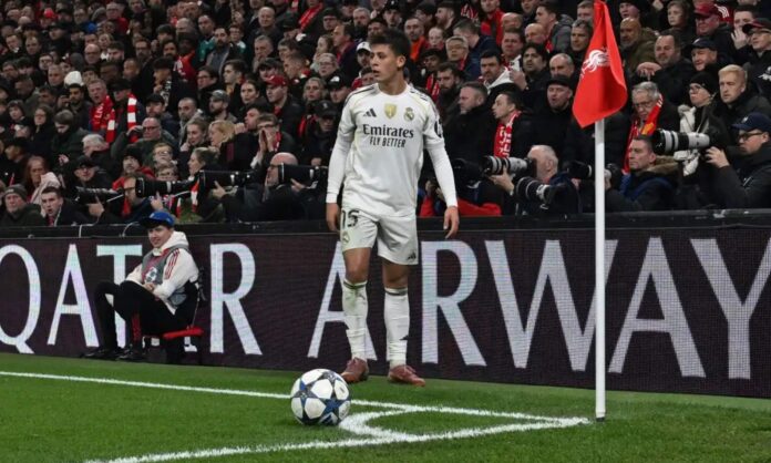 El Real Madrid duda con la posición de Arda Güler