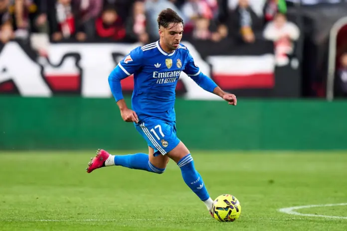  Raúl Asencio, la nota positiva entre la tormenta en el Real Madrid

