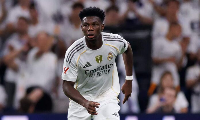 Aurélien Tchouaméni jugando un partido con el Real Madrid.