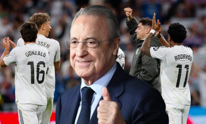 Florentino Pérez y jugadores del Real Madrid celebrando un gol. 