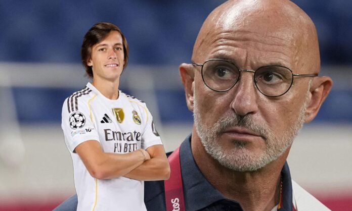 Luis de la Fuente con Alvaro Carreras