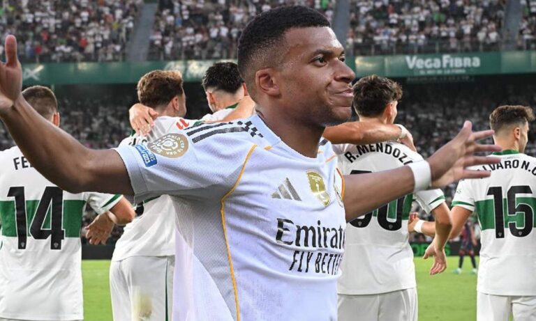 Mbappe con jugadores del Elche de fondo