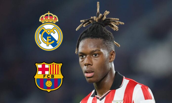 Nico Williams y los escudos del Real Madrid y el Fútbol Club Barcelona. 