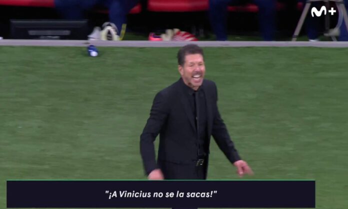El Cholo Simeone protestando durante el Atlético de Madrid - Levante.