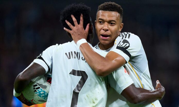 Vinicius Junior y Kylian Mbappé, durante un partido de esta temporada con el Real Madrid.