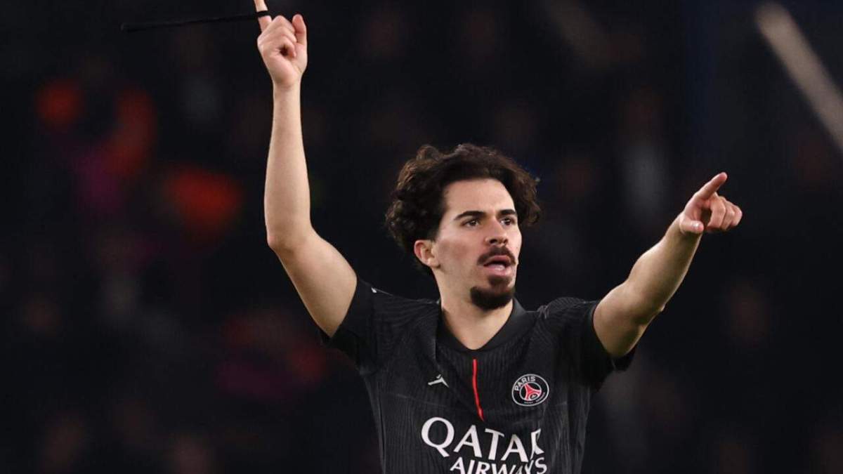 Vitinha jugando un partido esta temporada con el PSG Vitinha jugando un partido esta temporada con el PSG