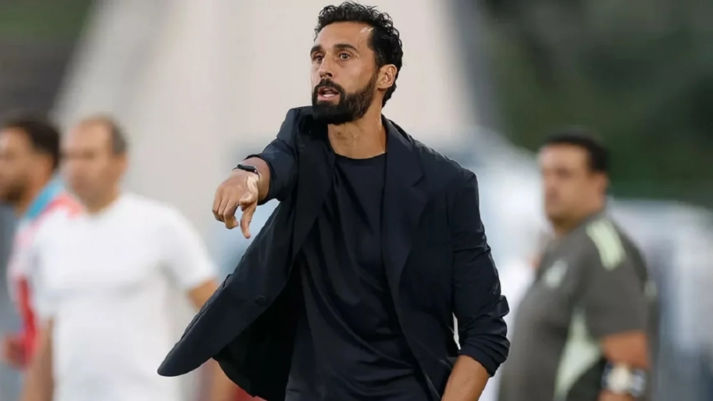 Álvaro Arbeloa dando indicaciones durante un partido del Real Madrid Castilla