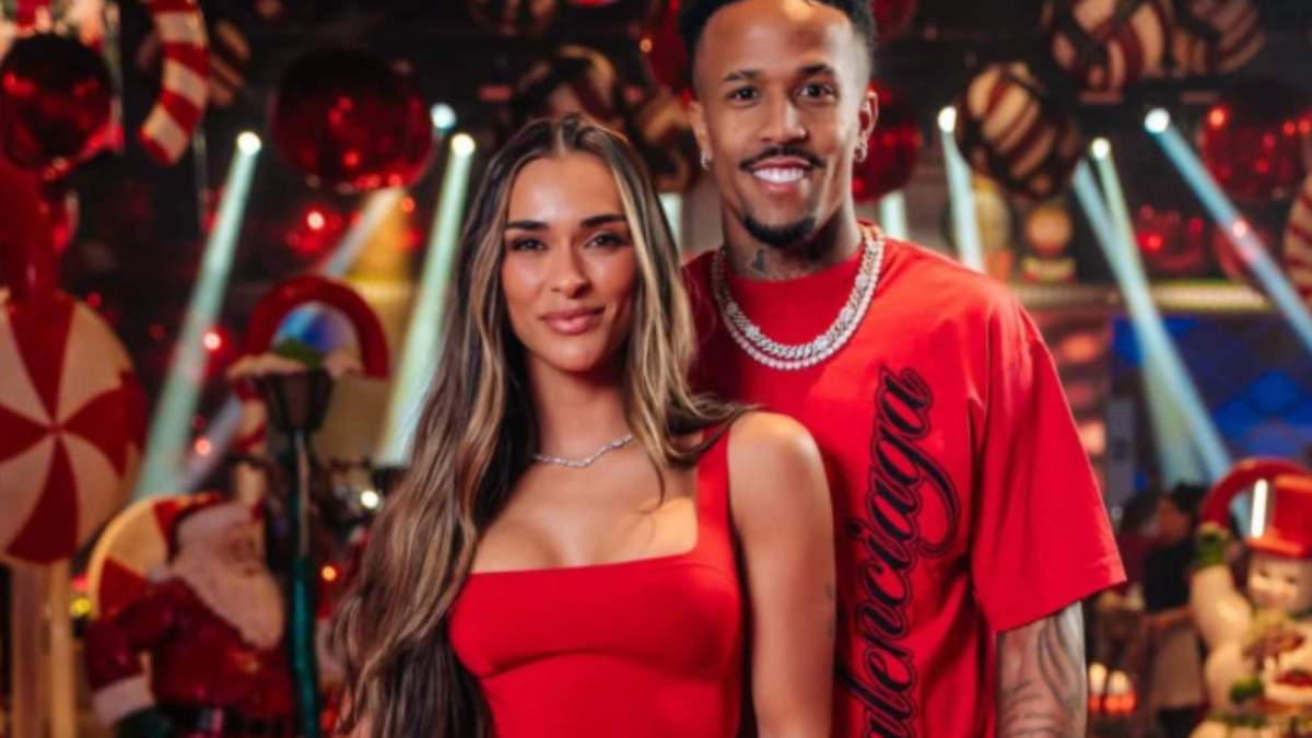 Militao con su pareja en Navidad