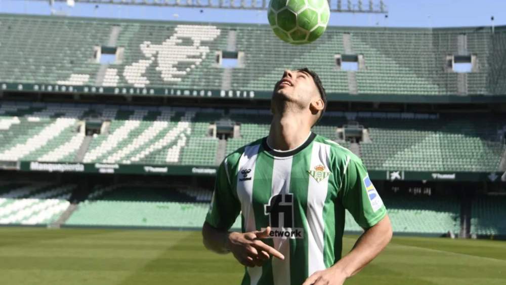 Ayoze regresó a España para firmar con el Betis en enero de 2023. Ayoze regresó a España para firmar con el Betis en enero de 2023.