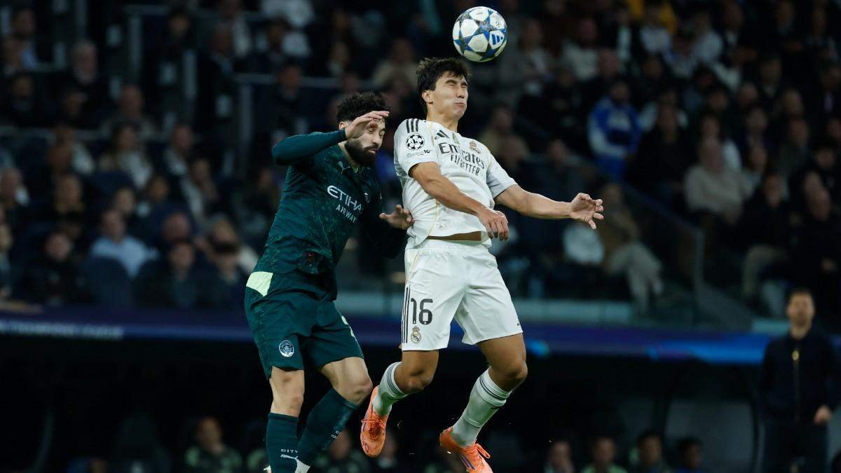 Gonzalo García en un lance del juego durante el Real Madrid Manchester City