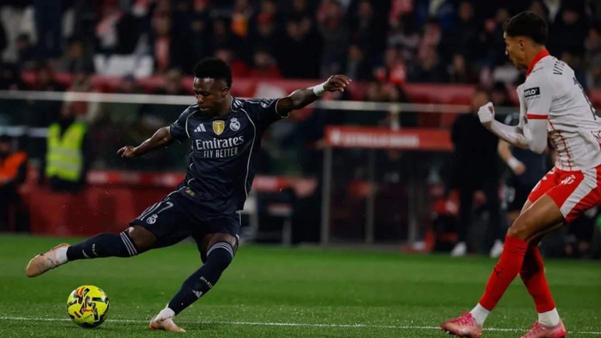 Vinicius Junior se dispone a disparar a puerta, en el encuentro de esta noche ante el Girona.