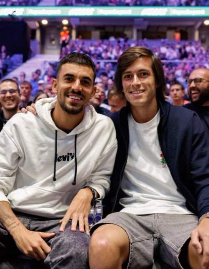 Álvaro Carreras y Dani Ceballos viendo un partido del Real Madrid de Baloncesto. Álvaro Carreras y Dani Ceballos viendo un partido del Real Madrid de Baloncesto.