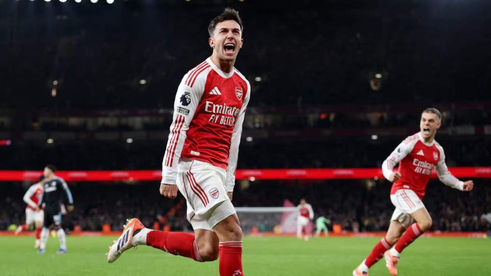 Martín Zubimendi, celebrando el gol de este martes contra el Aston Villa en el Emirates.