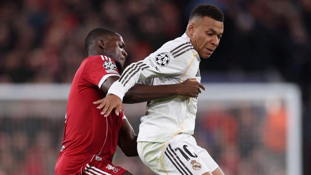 Ibrahima Konaté, junto a Kylian Mbappé, en el partido disputado esta temporada entre Liverpool y Real Madrid en Anfield. Ibrahima Konaté, junto a Kylian Mbappé, en el partido disputado esta temporada entre Liverpool y Real Madrid en Anfield.