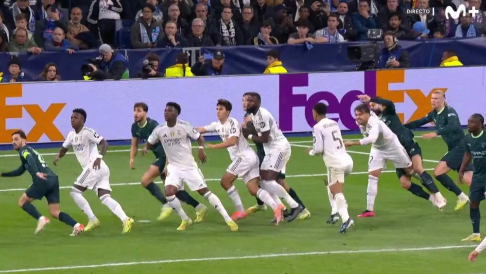 Uno de los penaltis que sufrió Raúl Asencio por parte de Josko Gvardiol que no se pitó. Uno de los penaltis que sufrió Raúl Asencio por parte de Josko Gvardiol que no se pitó.