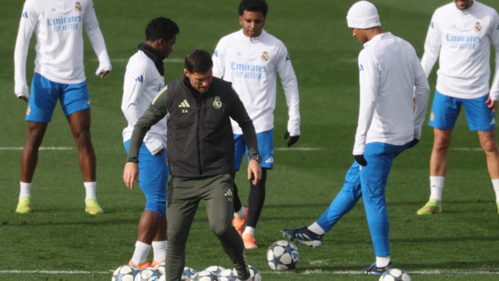 Xabi Alonso, durante un entrenamiento del Real Madrid en Valdebebas esta semana.
