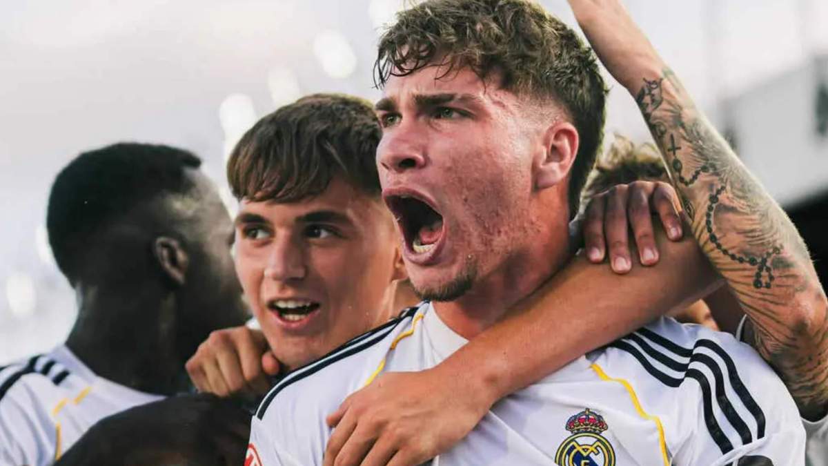 Cesteros celebrando un gol