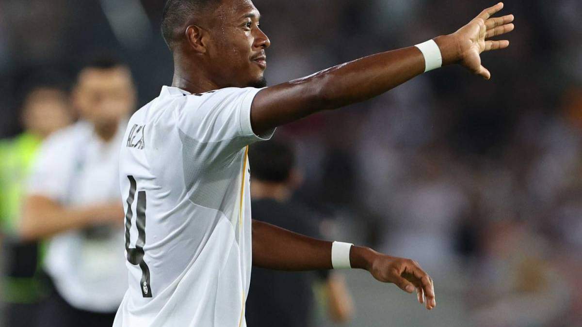 David Alaba jugando un partido con el Real Madrid.