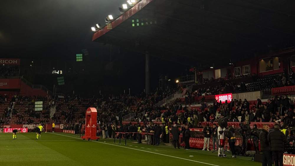 Algunos aficionados del Girona realizaron insultos y comentarios ofensivos contra el Real Madrid. Algunos aficionados del Girona realizaron insultos y comentarios ofensivos contra el Real Madrid.