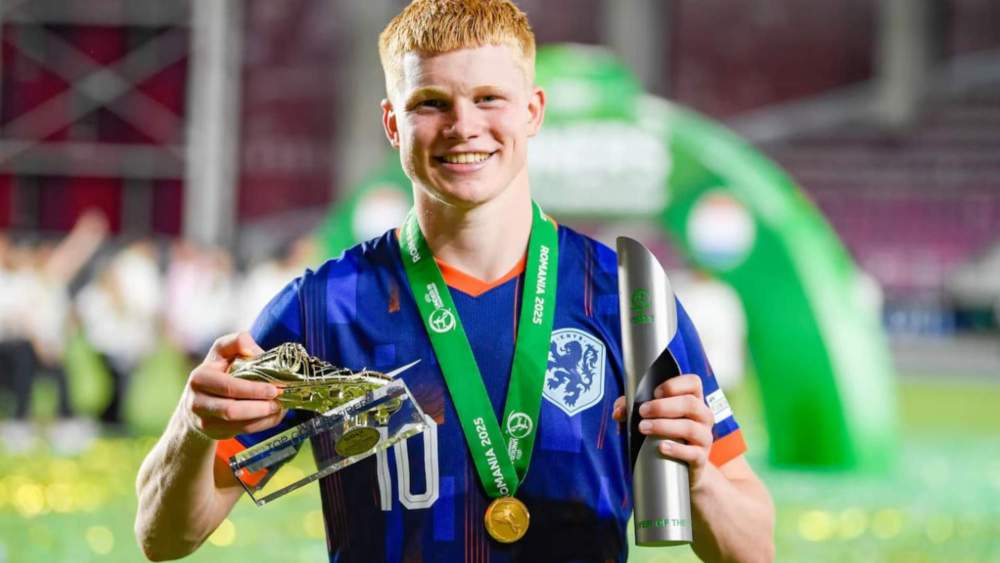 Kees Smit ganó el Europeo Sub-19 de este verano con los Países Bajos. Kees Smit ganó el Europeo Sub-19 de este verano con los Países Bajos.