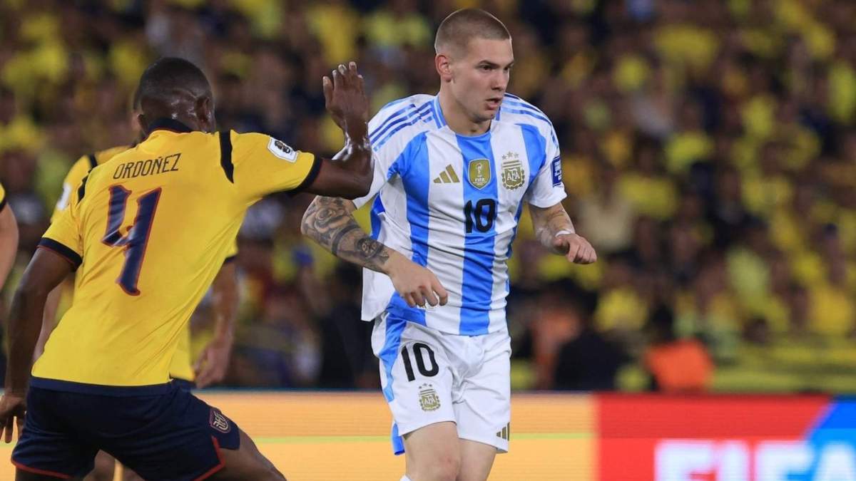 Franco Mastantuono durante el Ecuador Argentina