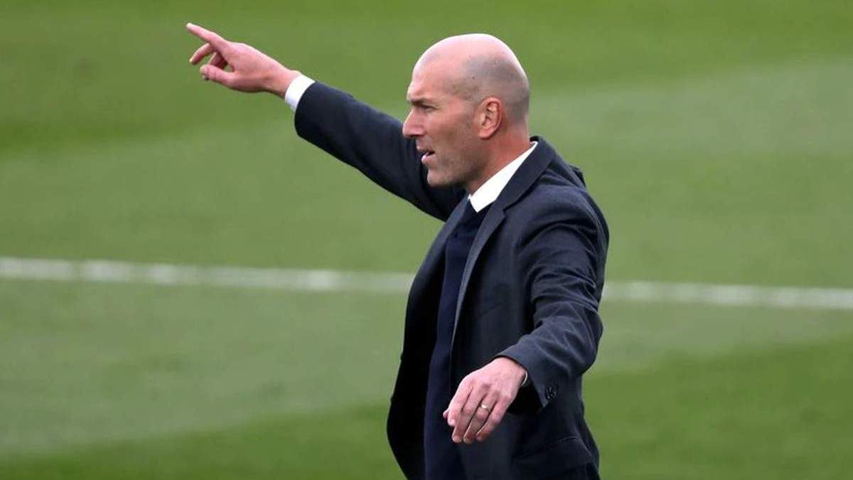 Zinedine Zidane entrenando al Real Madrid. Zinedine Zidane entrenando al Real Madrid.
